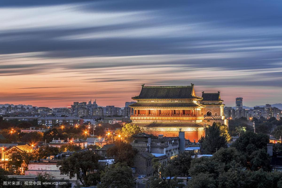 The East Hotel-Very Close To The Drum Tower,The Lama Temple,Houhai Bar Street,And The Forbidden City,There Are Many Old Beijing Traditional Hutongs Around The Hotel ,Experience The Culture Of Old Beijing Hutongs,Near Exit A Of Shichahai On Metro Line Kültér fotó